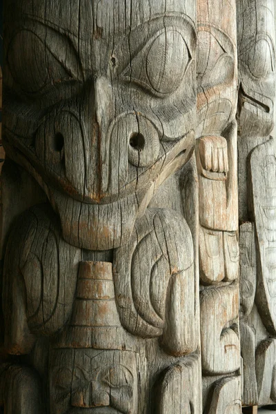 Totem Polo - Museo di Antropologia, Vancouver, BC, Canada — Foto Stock