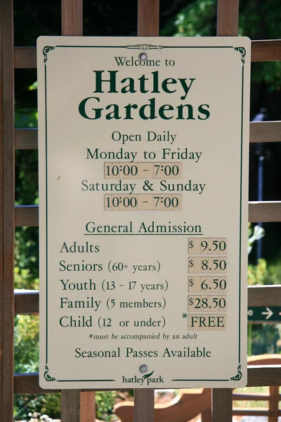 Gardens at Hatley Castle, Victoria, BC, Canada — Stock Photo, Image