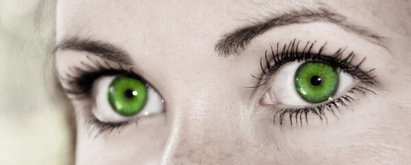 Green Eye - Beautiful, Feminine