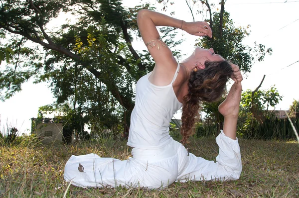 Mestre de Yoga feminino — Fotografia de Stock