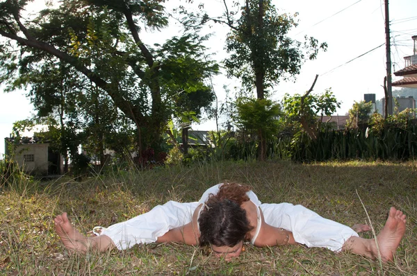 Maestro di Yoga femminile — Foto Stock