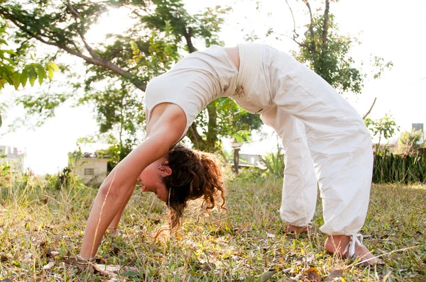 Maestro de Yoga Femenino — Foto de Stock