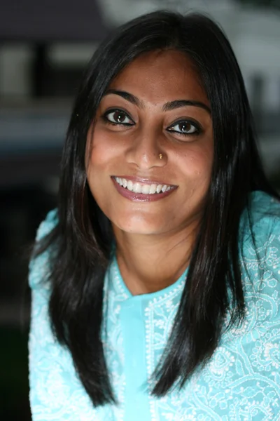 Beautiful Young Indian Lady — Stock Photo, Image