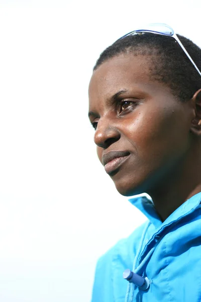 Mulher africana jovem bonita — Fotografia de Stock