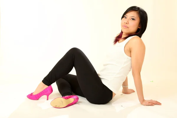 美しい若いアジアの女性 — ストック写真