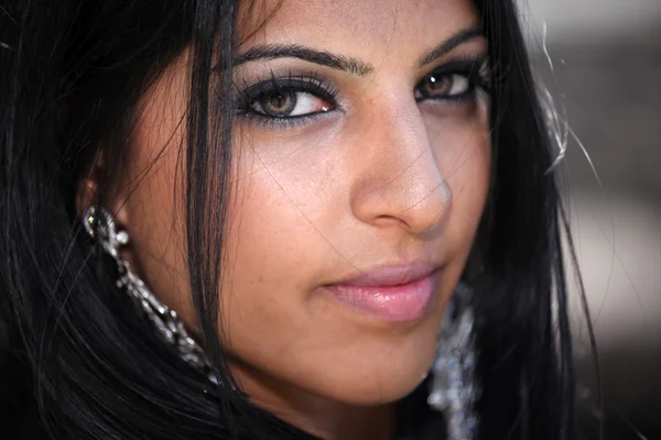 かわいいインド モデル屋外 — ストック写真
