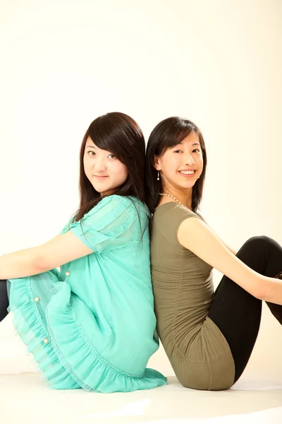 Young Asian Friends Together — Stock Photo, Image