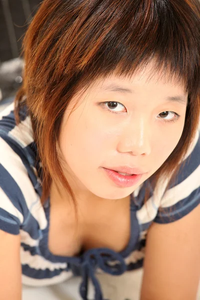 Roztomilý mladý asijské ženy model — Stock fotografie