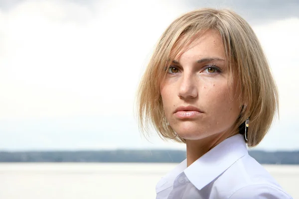 Mooie gezonde jonge vrouw — Stockfoto