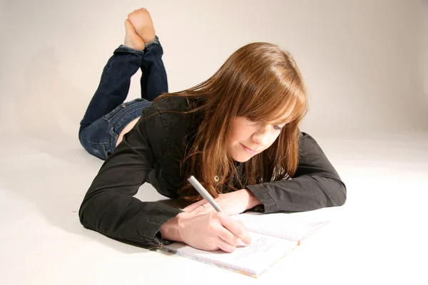 Attractive Young Caucasian Woman with Brown Hair Studying — Stock Photo, Image