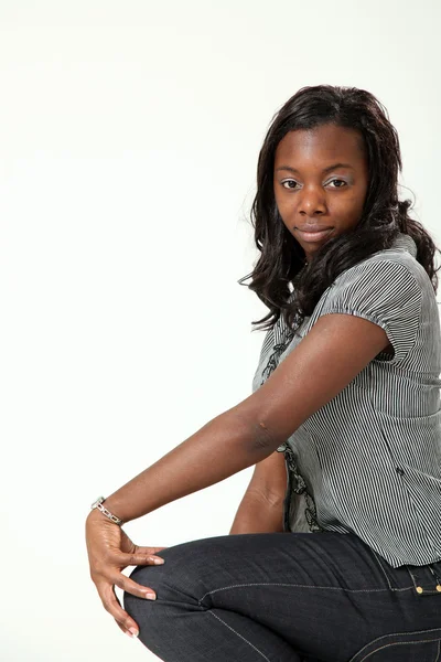 Femme afro-américaine en studio — Photo