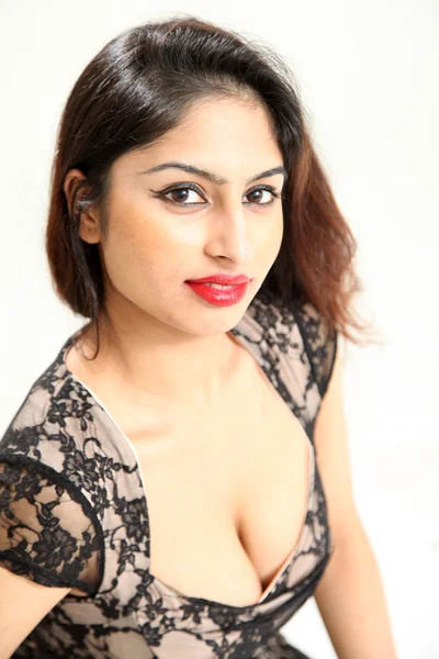 Schöne junge indische Dame — Stockfoto