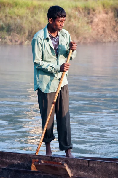 在尼泊尔奇特旺 np 河 — 图库照片