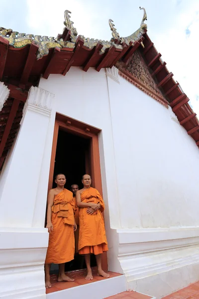 Buddhist Monk - Wat Suwannaram, Thailand — Stock Photo, Image