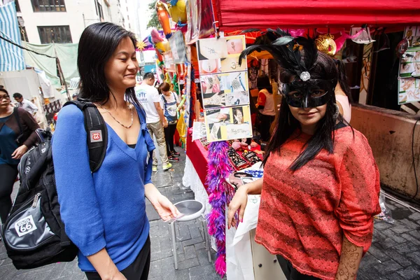 HONG KONG - NOVEMBRO 26 2013: O movimentado LKF Lan Kwai Fong Festival — Fotografia de Stock