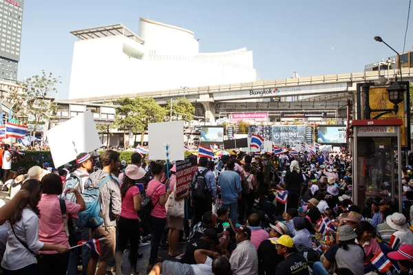BANGKOK - JANEIRO 13 2014: Protestantes contra o governo ral — Fotografia de Stock