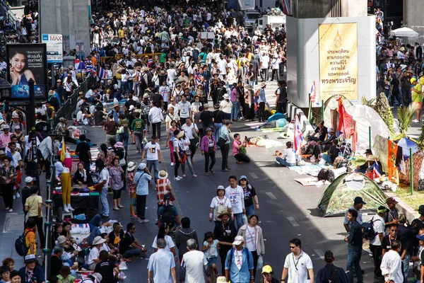 BANGKOK - 13 DE ENERO DE 2014: Manifestantes contra el gobierno — Foto de Stock
