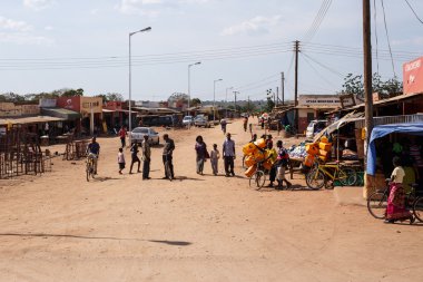 Yerel halkın günlük hayatı hakkında gitmek