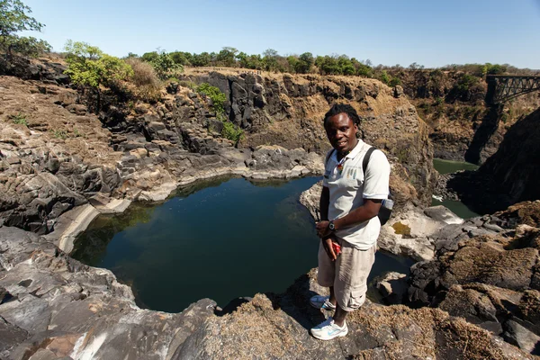 Gids toont landschappen van Zambezi — Stockfoto