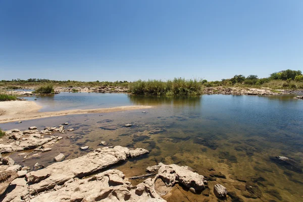 Sambesi-Fluss oberhalb der Victoria-Wasserfälle in Afrika — Stockfoto