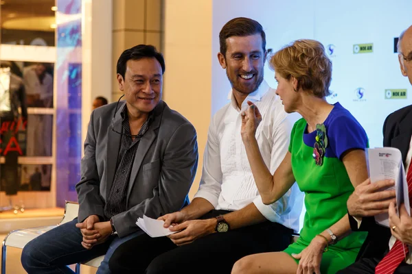 Mtv exit pressekonferenz im world plaza bangkok — Stockfoto