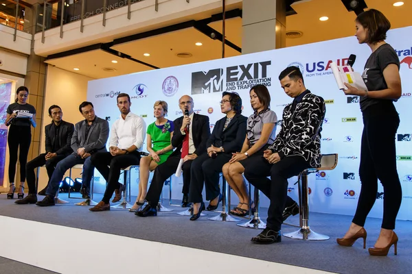 Conferencia de prensa de MTV Exit en la Plaza del Mundo Bangkok — Foto de Stock