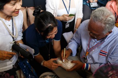 protestocular hükümet ralli karşı