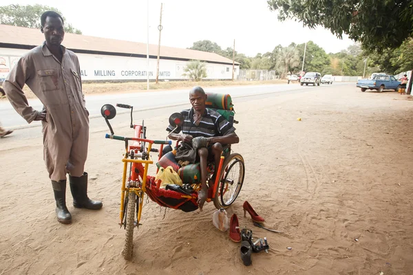 Niepełnosprawny mężczyzna w Zambii — Zdjęcie stockowe