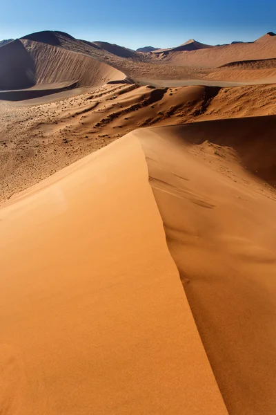 Písečné duny v sossusvlei, Namibie — Stock fotografie