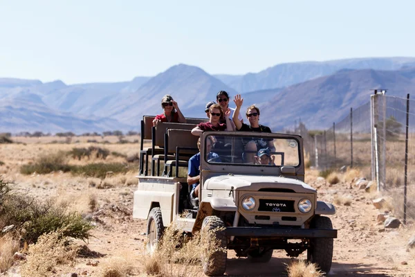 Tourists in Namib Desert National Park — Stock Photo, Image
