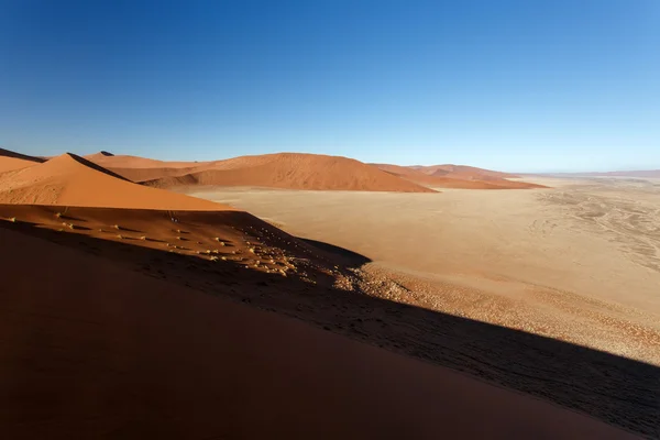 Sanddyner vid sossusvlei, namibia — Stockfoto