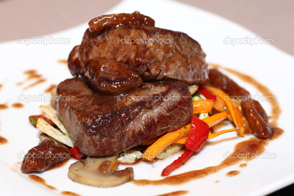 Beef steak with grilled vegetable