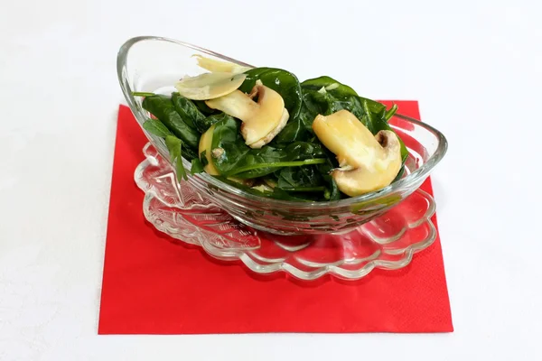 Fresh salad with spinach and mushrooms — Stock Photo, Image
