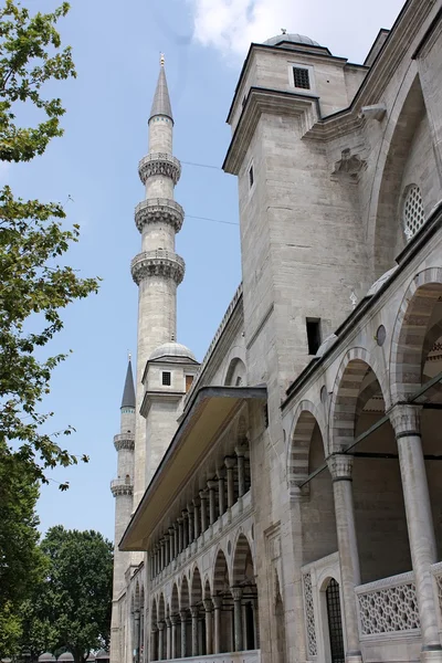 Zijdelingse weergave van suleymaniye moskee — Stockfoto