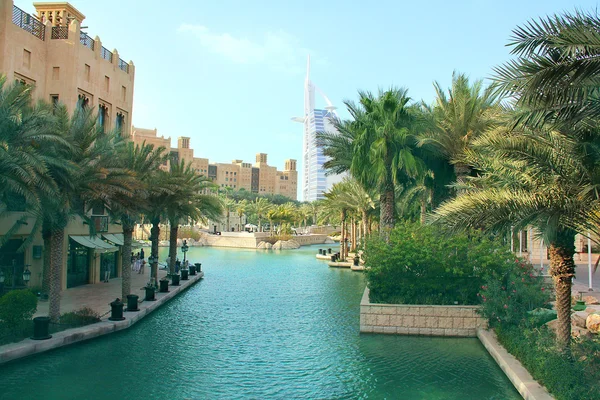 Madinat Jumeira y Burj Al Arab — Foto de Stock