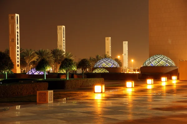 Patio de la mezquita por la noche — Foto de Stock