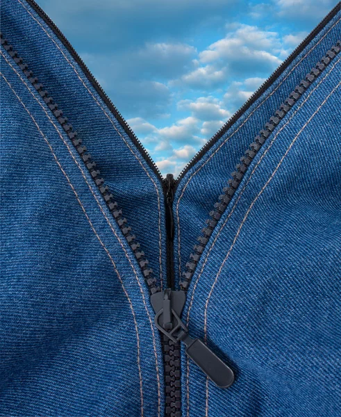 Two zippers opened a blue sky with large clouds — Stock Photo, Image