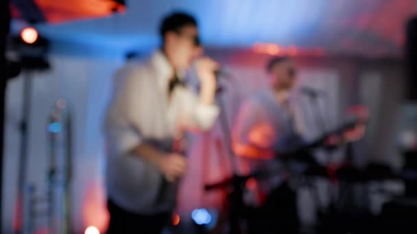 Blurry Band Made Guys Performing Party Singing Playing Instruments Slow — Vídeo de stock