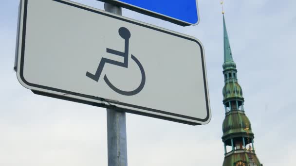 Panning Close View Disabled Parking Sign Pole Old Town Europe — Stock video
