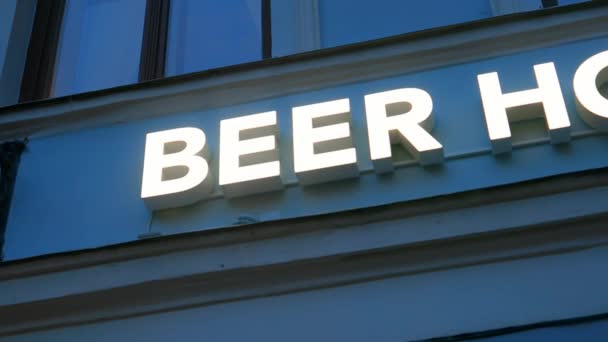 Close View Modern Beer House Illuminated Sign Pubs Facade Real — Vídeos de Stock