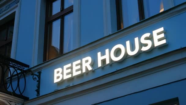 Modern Beer House Illuminated Sign Pubs Facade Real Time — Vídeos de Stock
