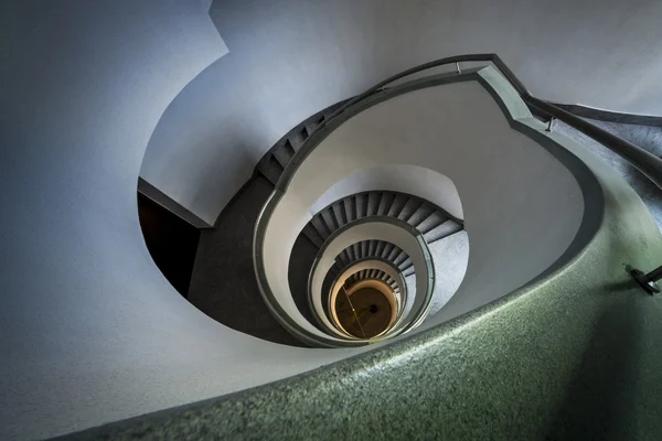 현대 나선형 계단 — 스톡 사진