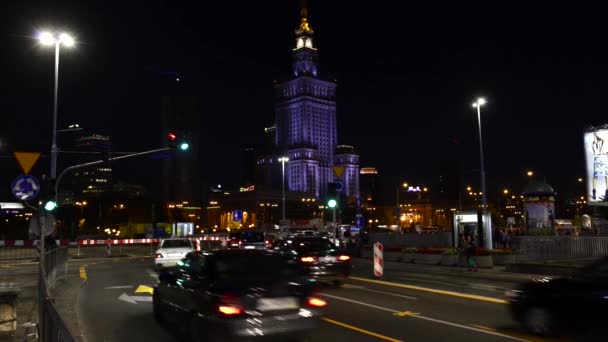 Palácio da Cultura e Ciência em Varsóvia à noite — Vídeo de Stock