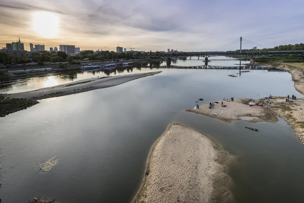 Río Vistula seco en Varsovia, Polonia — Foto de Stock