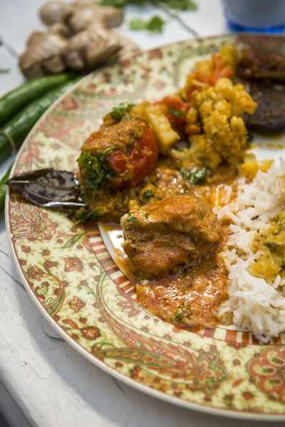 Indian food plate with chicken masala — Stock Photo, Image