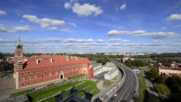 Blick vom Kirchturm auf den Königspalast — Stockvideo