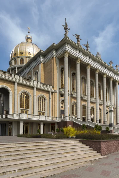 Wejście do bazyliki w Licheniu, Polska — Zdjęcie stockowe