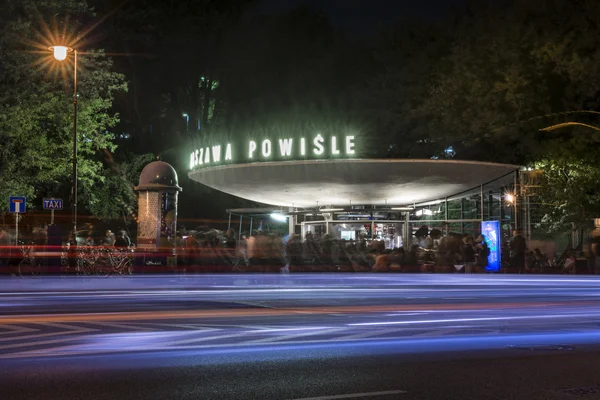 Warszawa Powisle ночью — стоковое фото