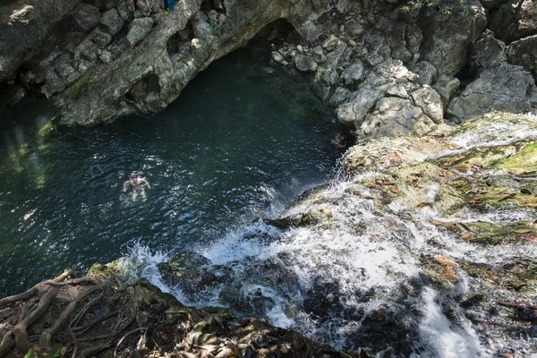 Meleg vizű forrásához Finca Paraiso, Guatemala — Stock Fotó