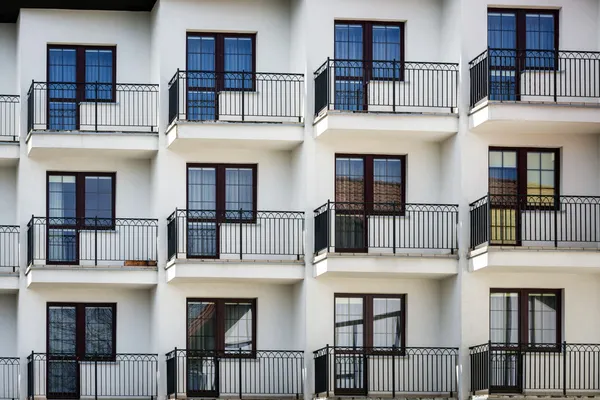 Mehrfamilienhaus außen — Stockfoto